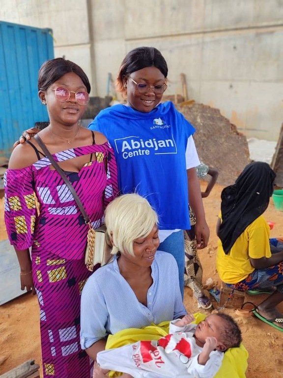 Tras el llamamiento de Sant'Egidio para las poblaciones desalojadas en Abiyán, Costa de Marfil, las ayudas se multiplican y se buscan nuevas viviendas